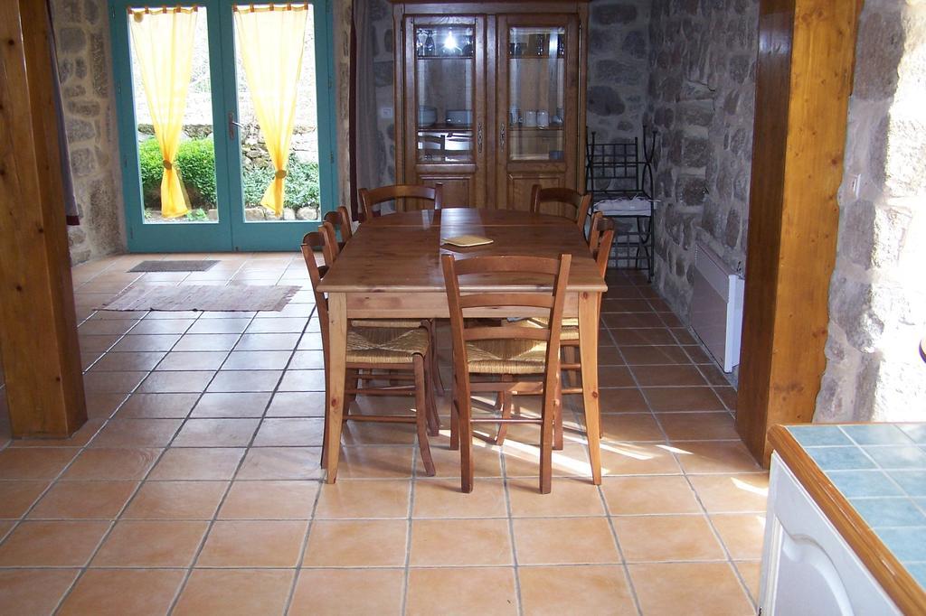 Вилла Domaine De Salomony Marcols-les-Eaux Номер фото